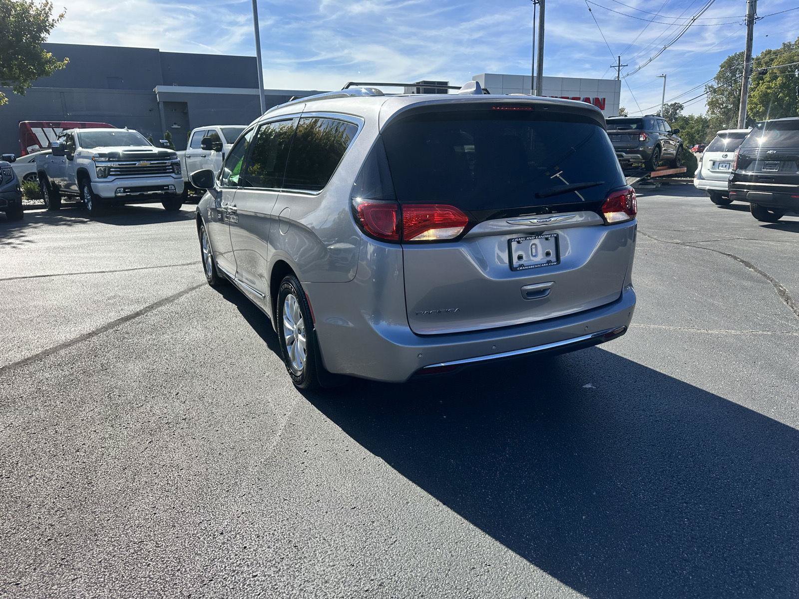Used 2018 Chrysler Pacifica Touring-L FWD image 7