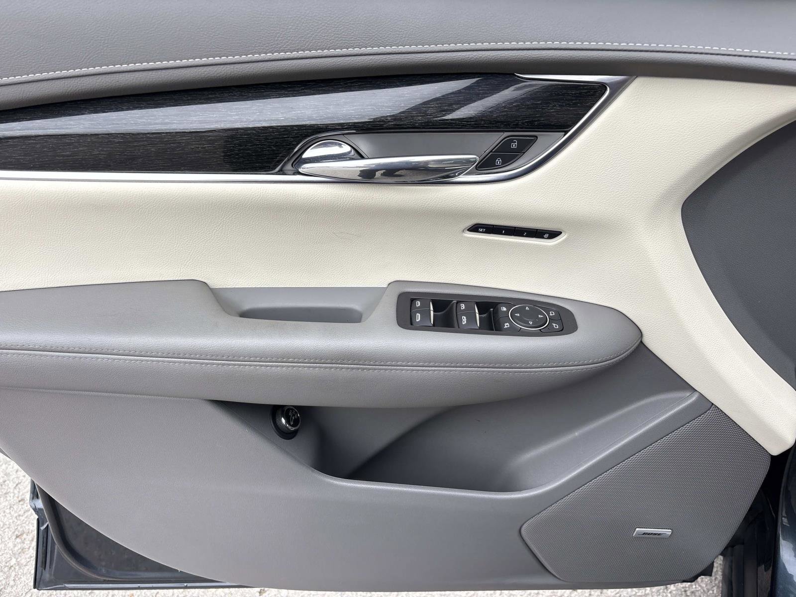 Used 2021 Cadillac XT6 Premium Luxury image 12