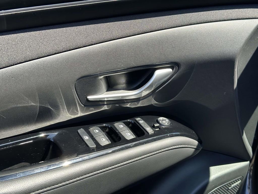 Used 2023 Hyundai Tucson Limited image 15