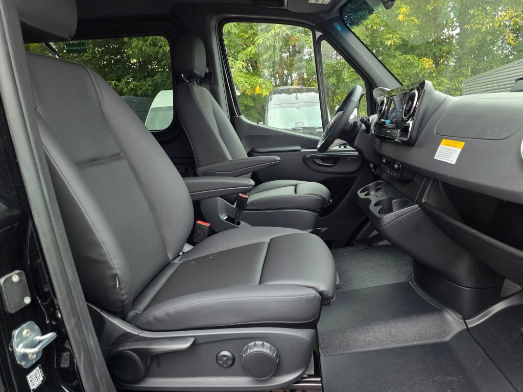 New 2026 Mercedes-Benz Sprinter 2500 image 18