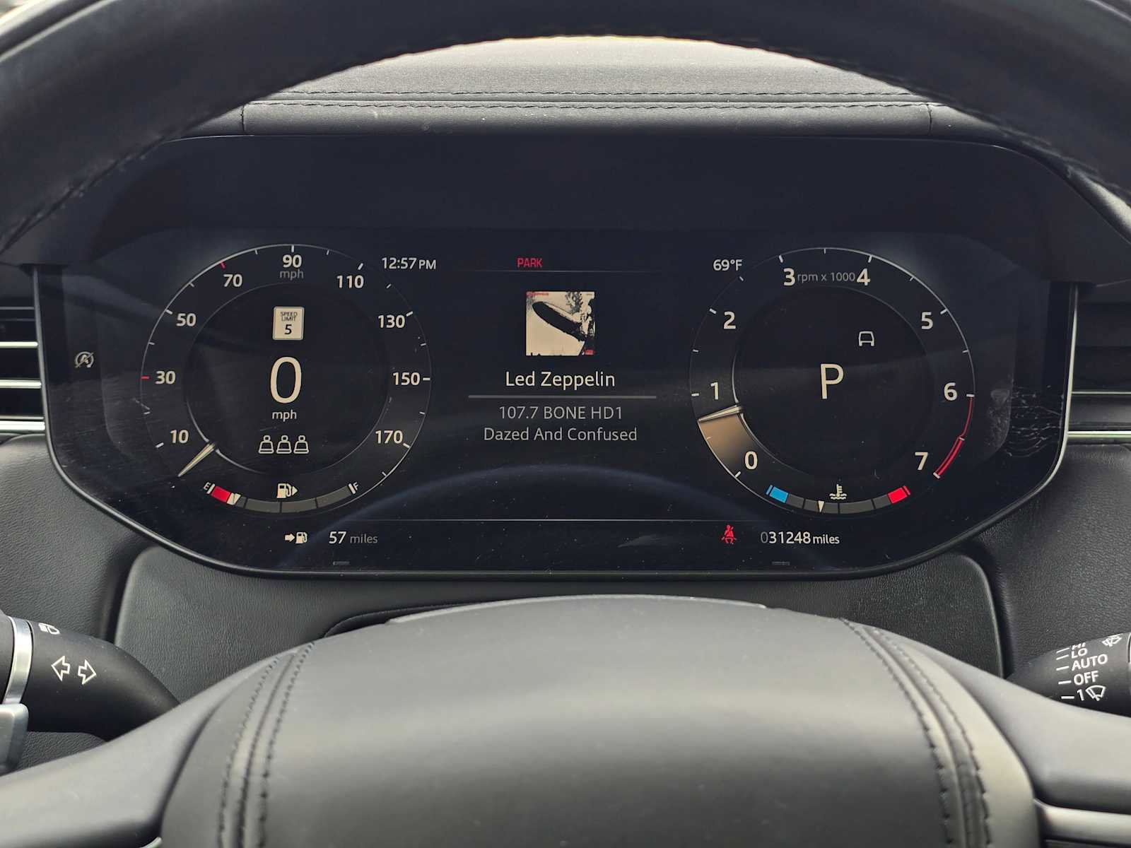 Used 2023 Land Rover Range Rover SE image 25