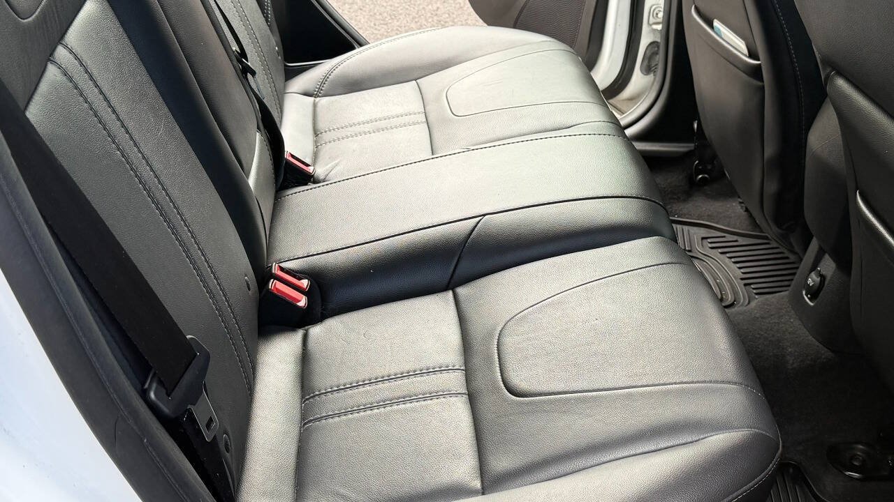 Used 2012 Ford Focus SEL FWD image 20