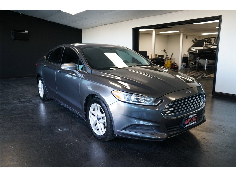 Used 2016 Ford Fusion SE image 9