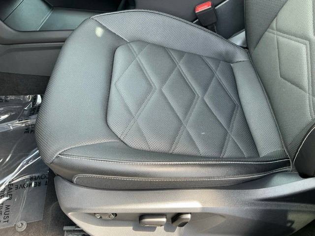 Used 2025 Volkswagen Atlas SE AWD/4WD image 16