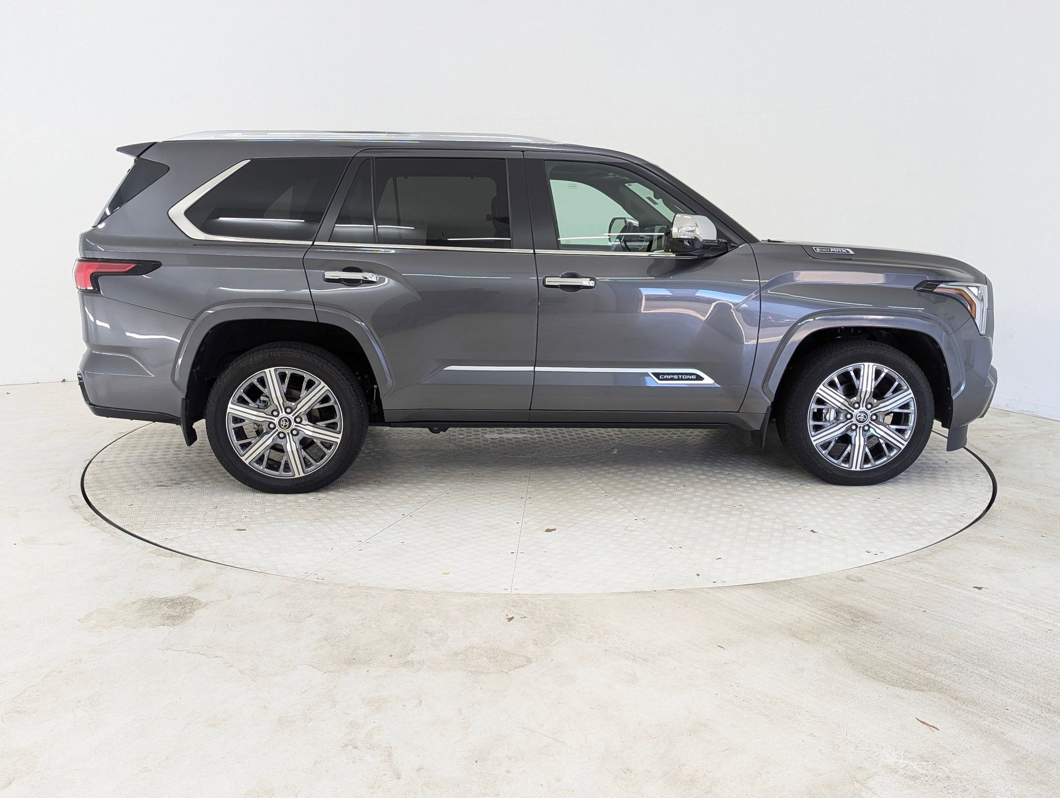 Used 2024 Toyota Sequoia Capstone image 8
