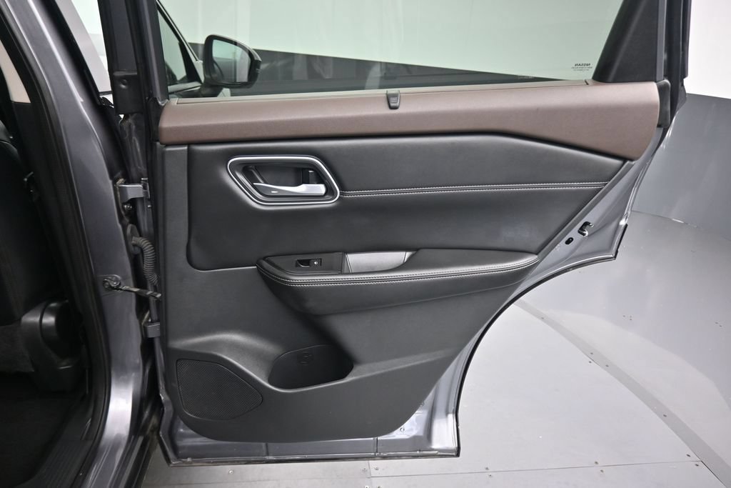 Used 2021 Nissan Rogue SV w/ Premium Package AWD/4WD image 36