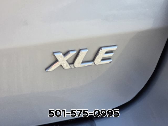 Used 2018 Toyota Sienna XLE w/ XLE Navigation Package FWD image 14