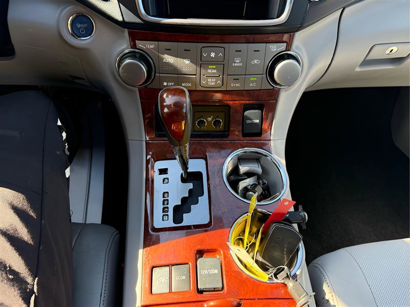 Used 2013 Toyota Highlander Limited image 20