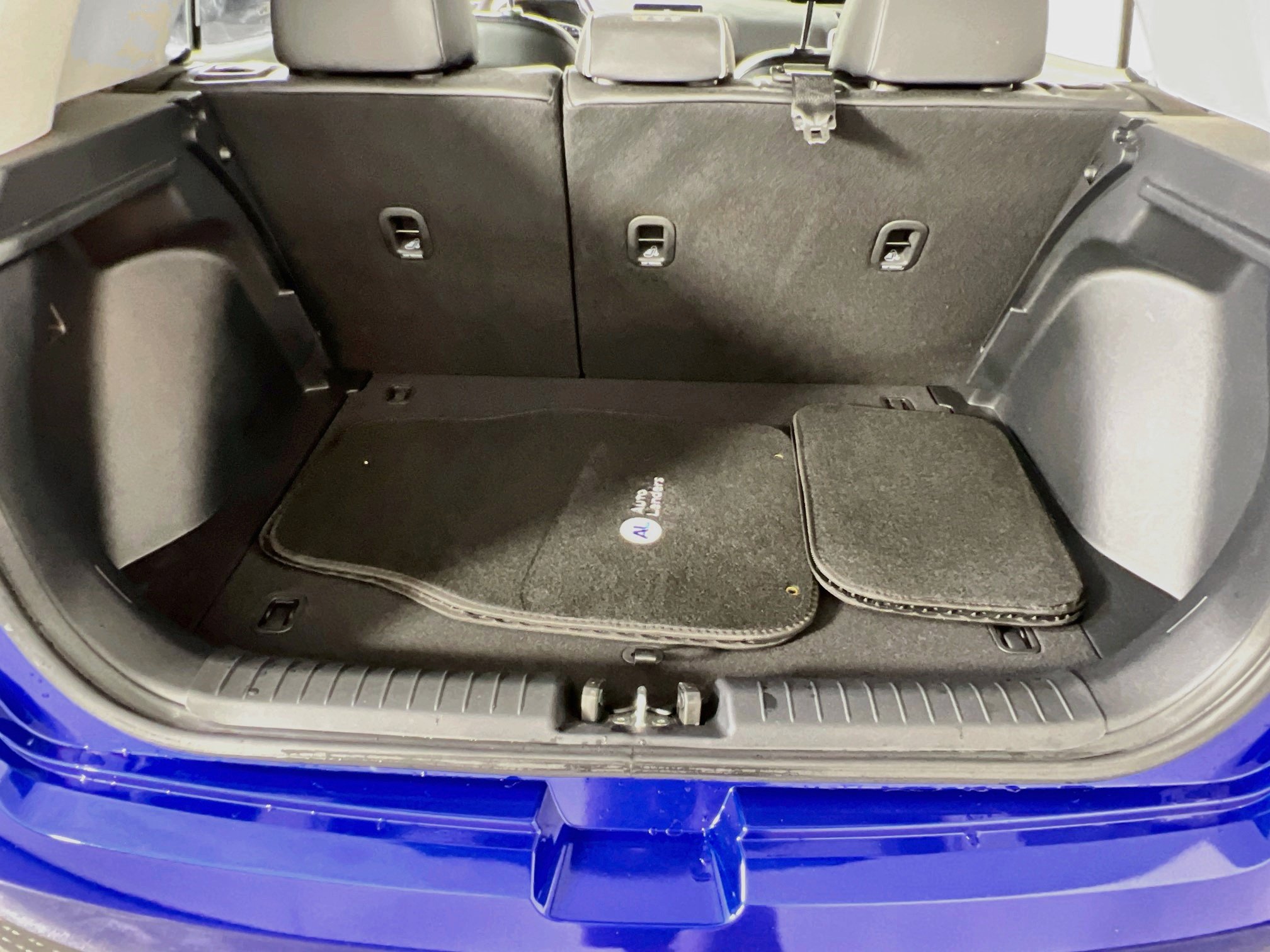Used 2024 Hyundai Venue Limited FWD image 24