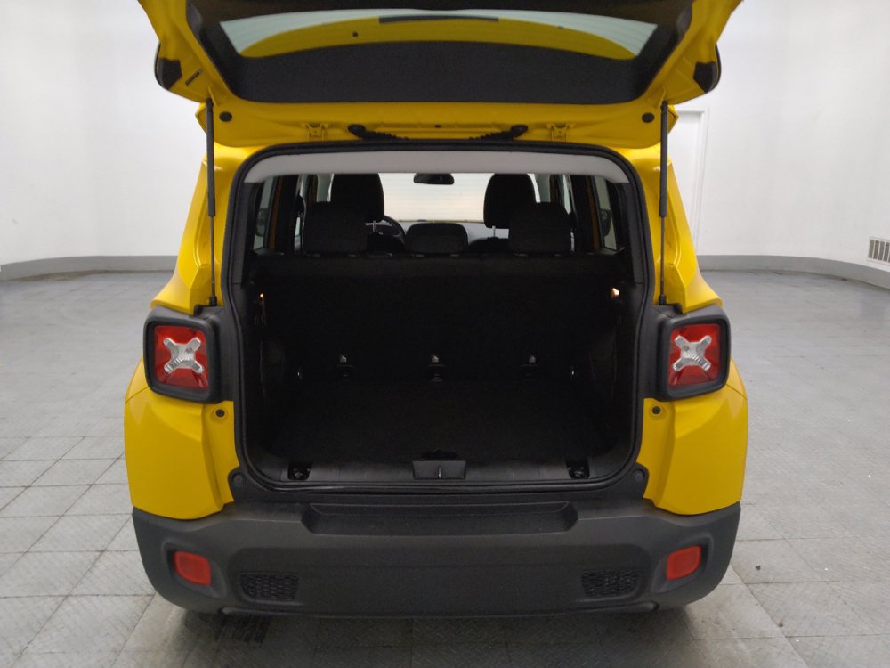 Used 2016 Jeep Renegade Latitude FWD image 29