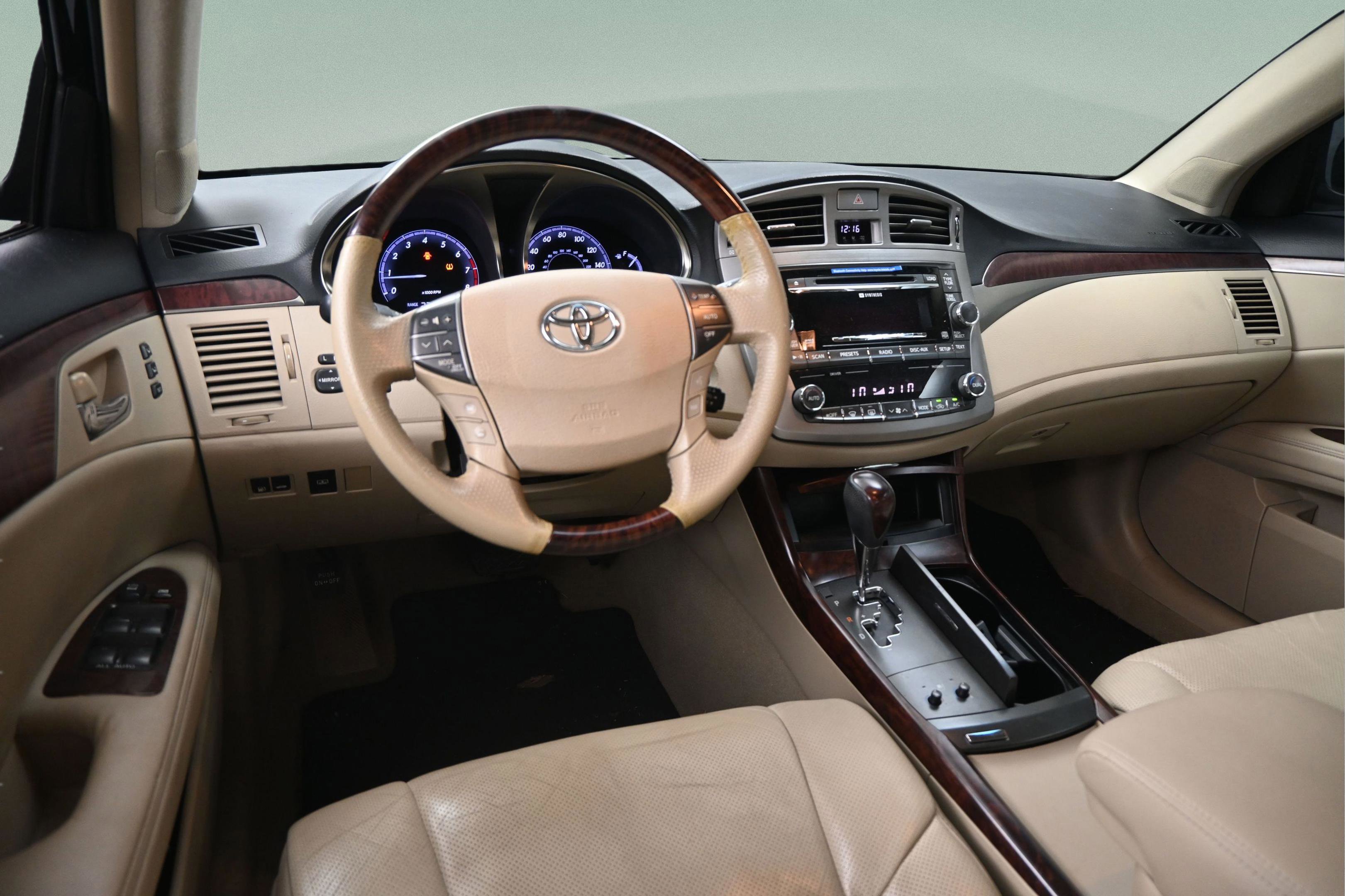 Used 2011 Toyota Avalon Limited FWD image 33