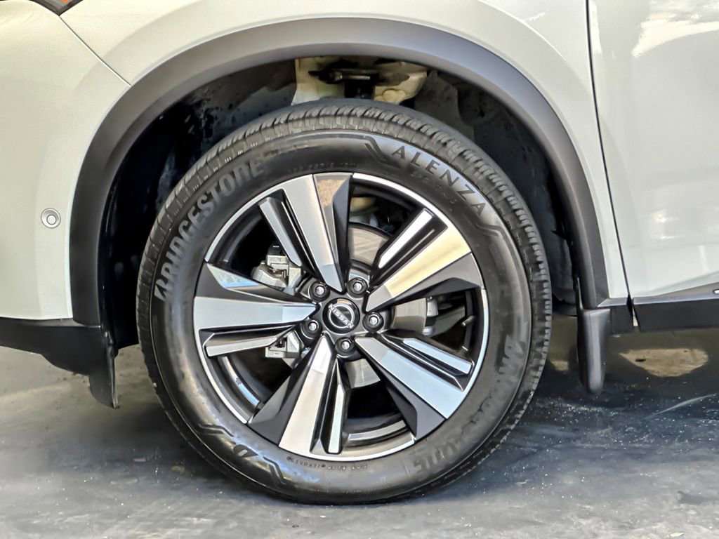 Used 2023 Nissan Rogue SL w/ SL Premium Package image 25