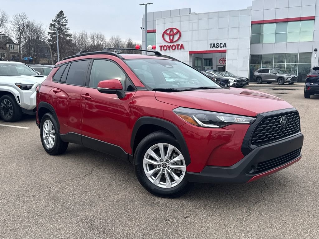Used 2023 Toyota Corolla Cross LE w/ Moonroof Package image 1