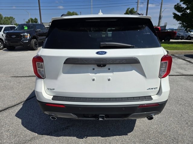 Used 2022 Ford Explorer XLT w/ Equipment Group 202A image 4