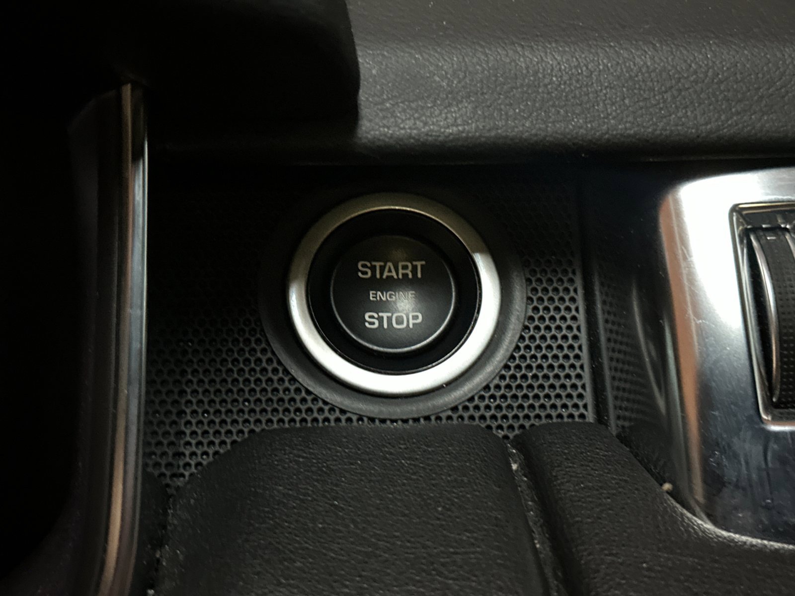 Used 2022 Land Rover Range Rover Sport SE image 22