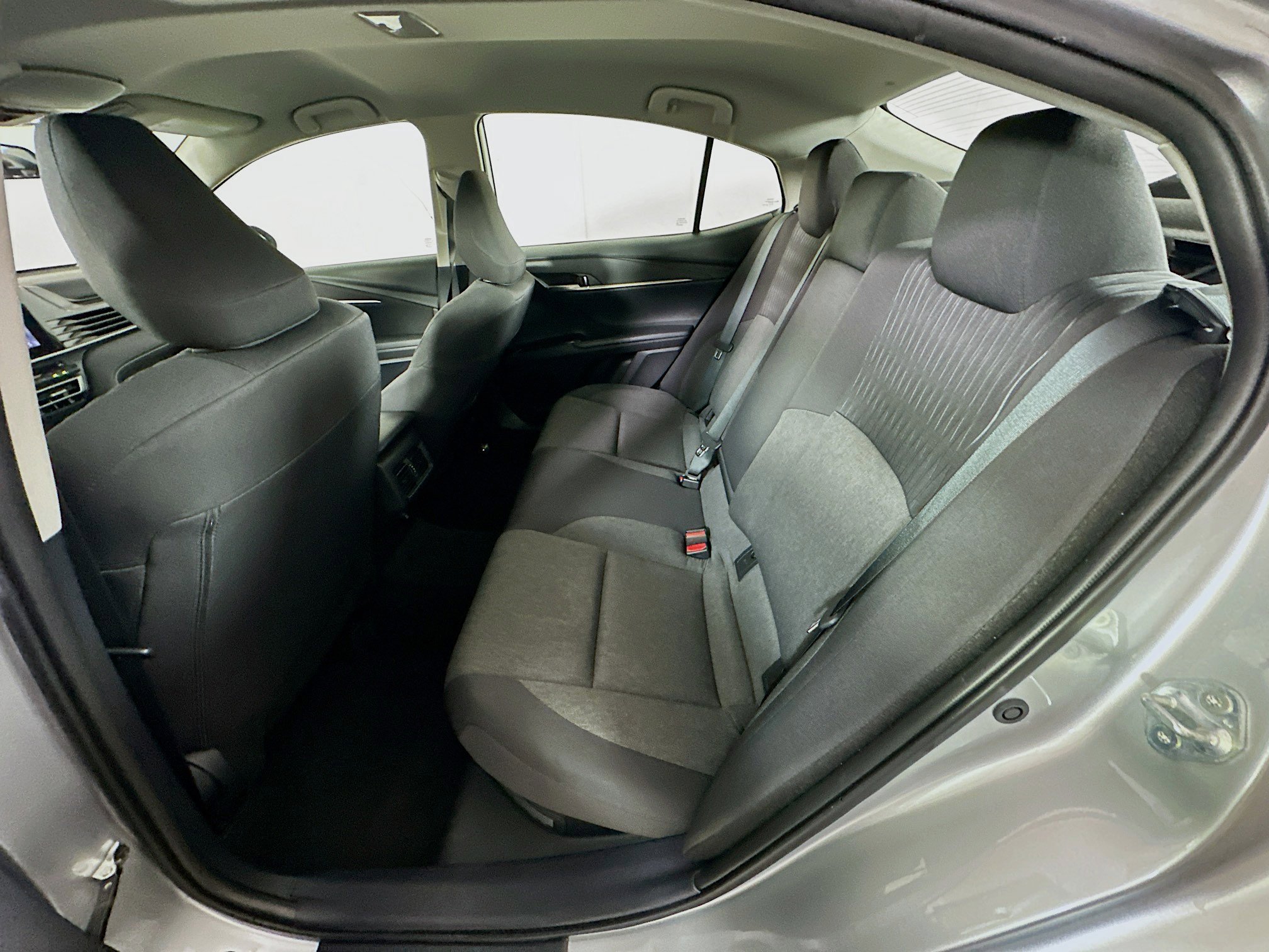 Used 2025 Toyota Camry LE image 27