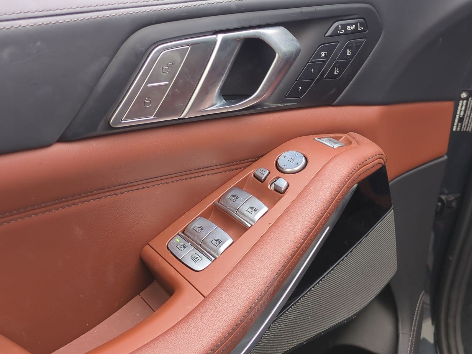 Used 2022 BMW ALPINA XB7 AWD/4WD image 15