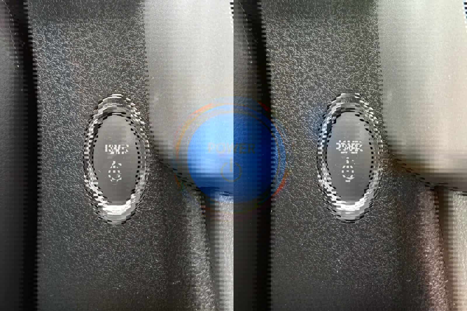 Used 2018 Toyota Highlander Limited Platinum w/ Carpet Mat Package (TMS) image 26