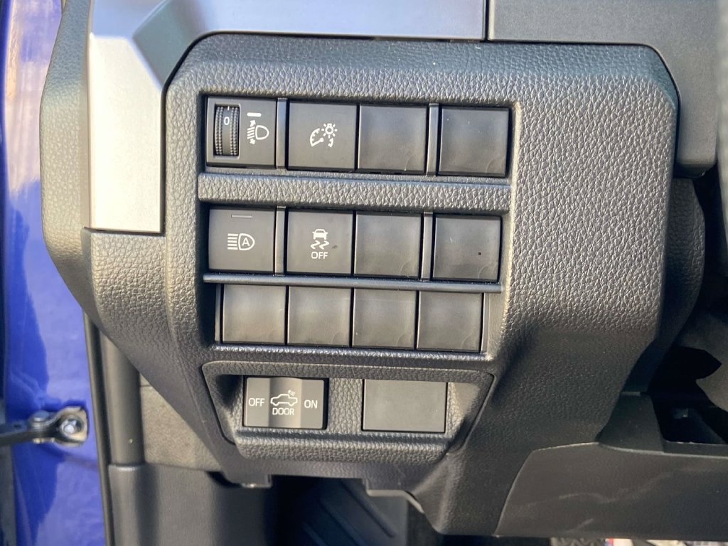 Used 2024 Toyota Tacoma SR5 AWD/4WD image 25