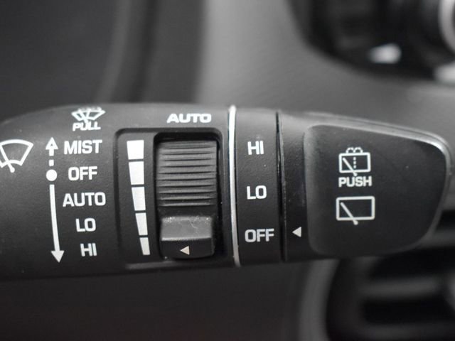 Used 2022 Hyundai Kona Limited image 27