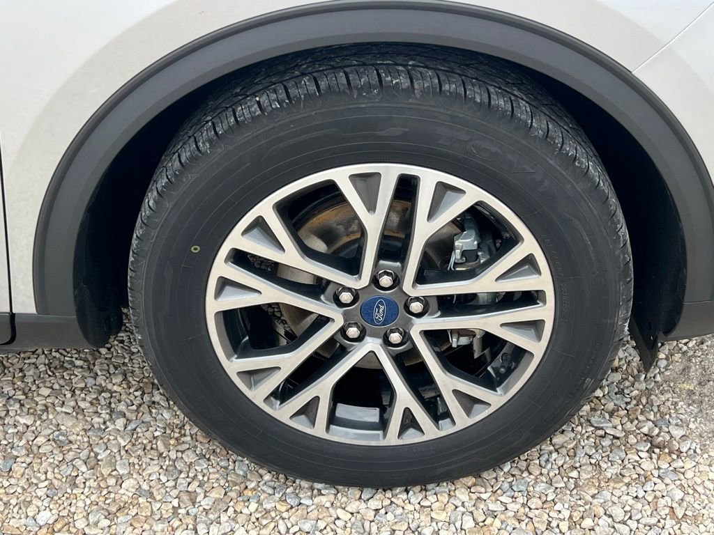 Used 2020 Ford Escape SEL image 10