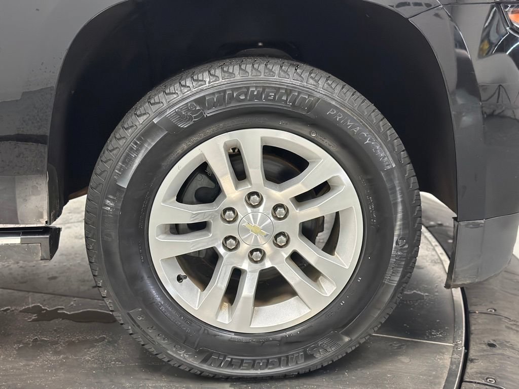 Used 2015 Chevrolet Suburban LTZ RWD image 31