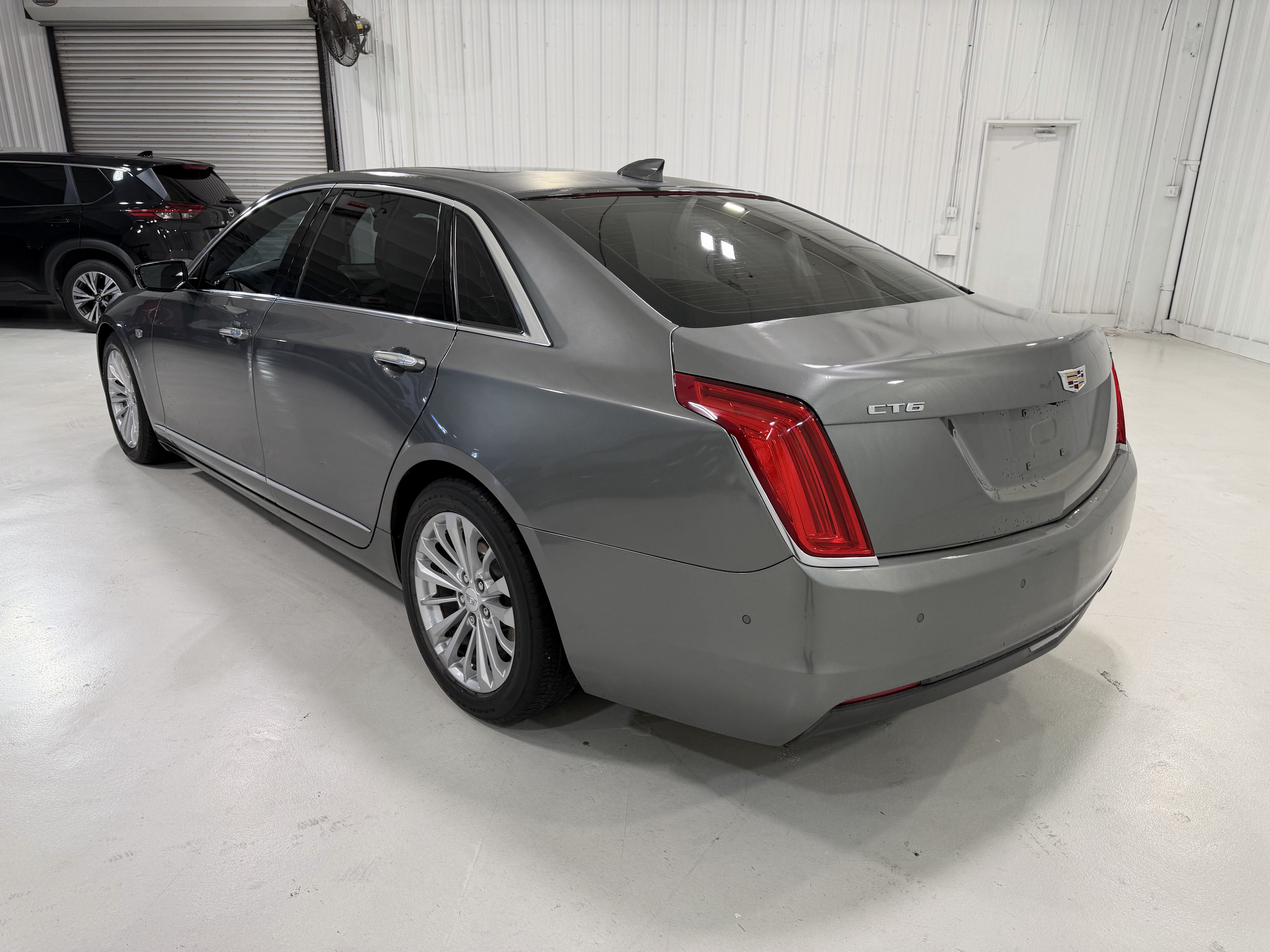 Used 2016 Cadillac CT6 Luxury RWD image 3