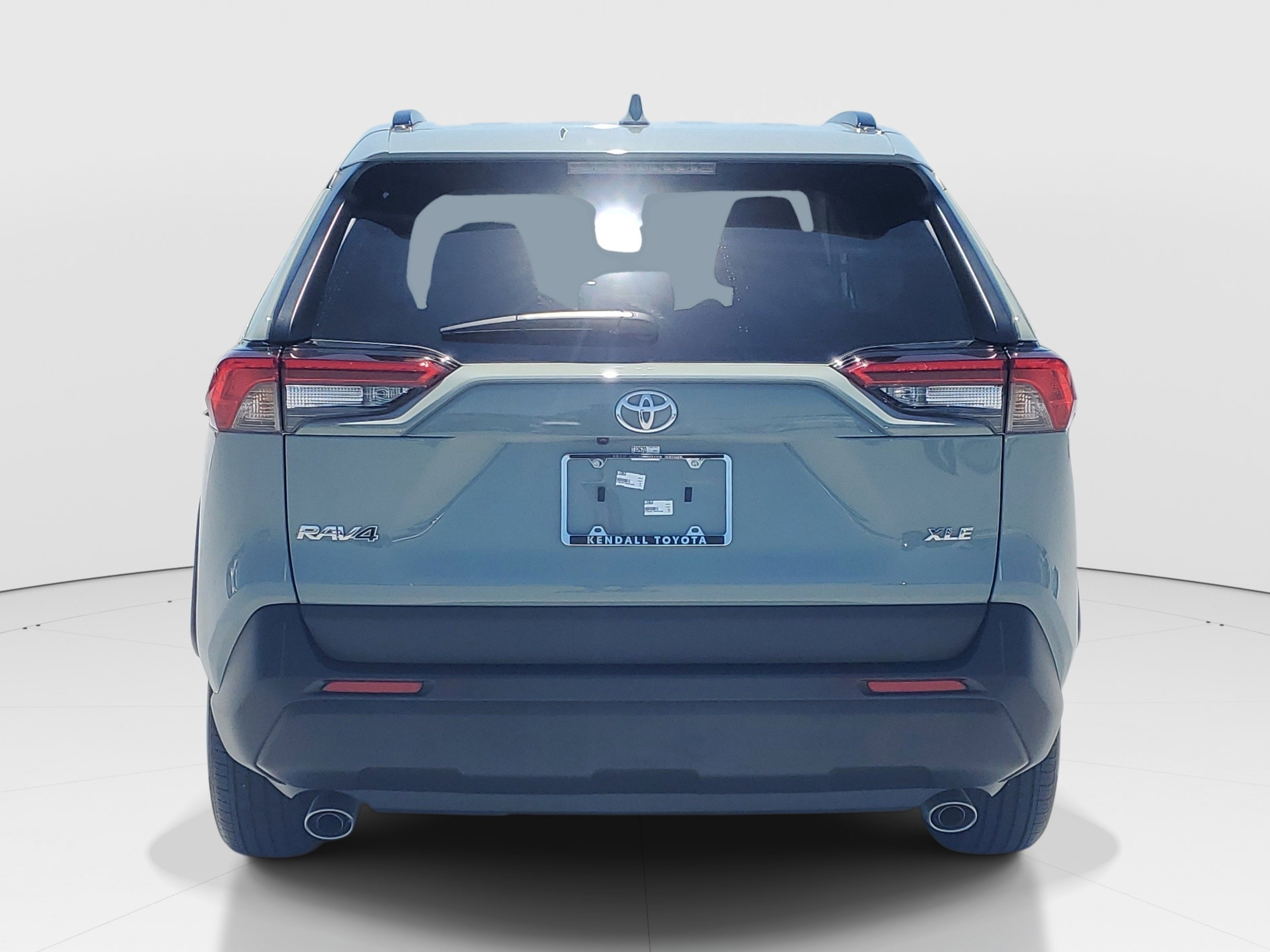 Used 2022 Toyota RAV4 XLE w/ Convenience Package FWD image 6