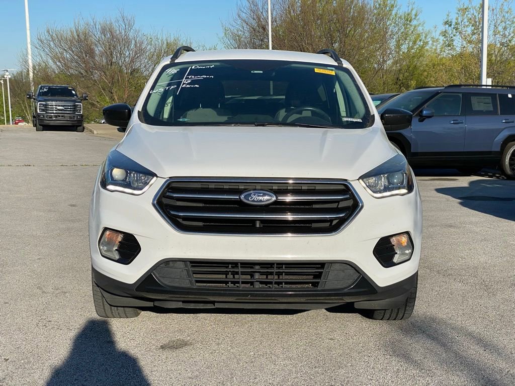 Used 2018 Ford Escape SE w/ SE Sport Appearance Package image 2
