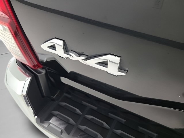 Used 2019 Toyota Tacoma SR5 AWD/4WD image 8