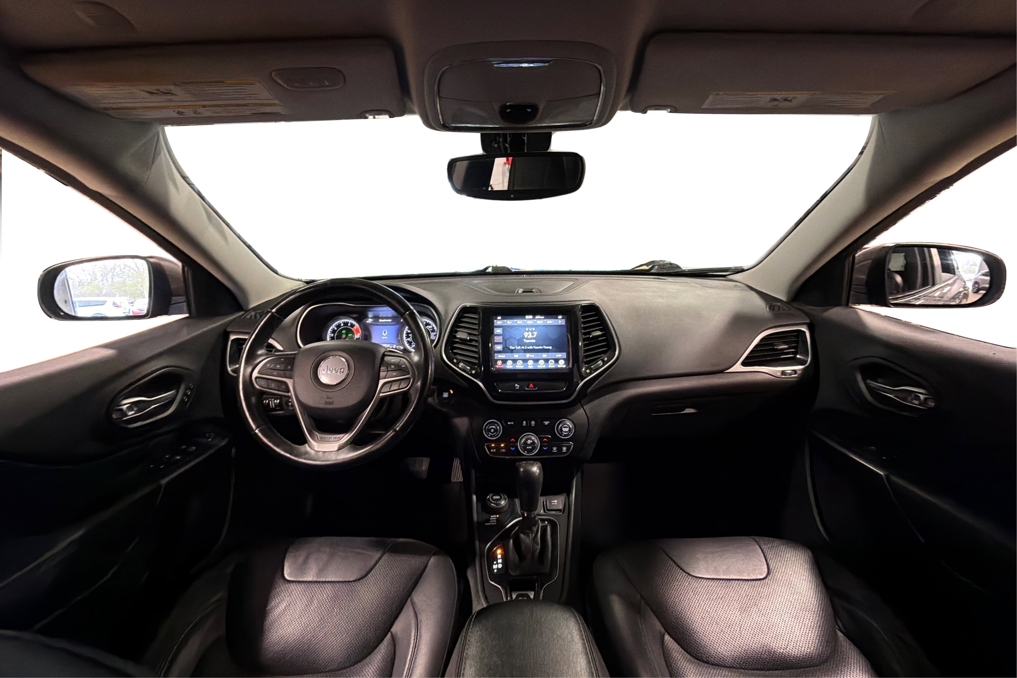 Used 2020 Jeep Cherokee Limited AWD/4WD image 40