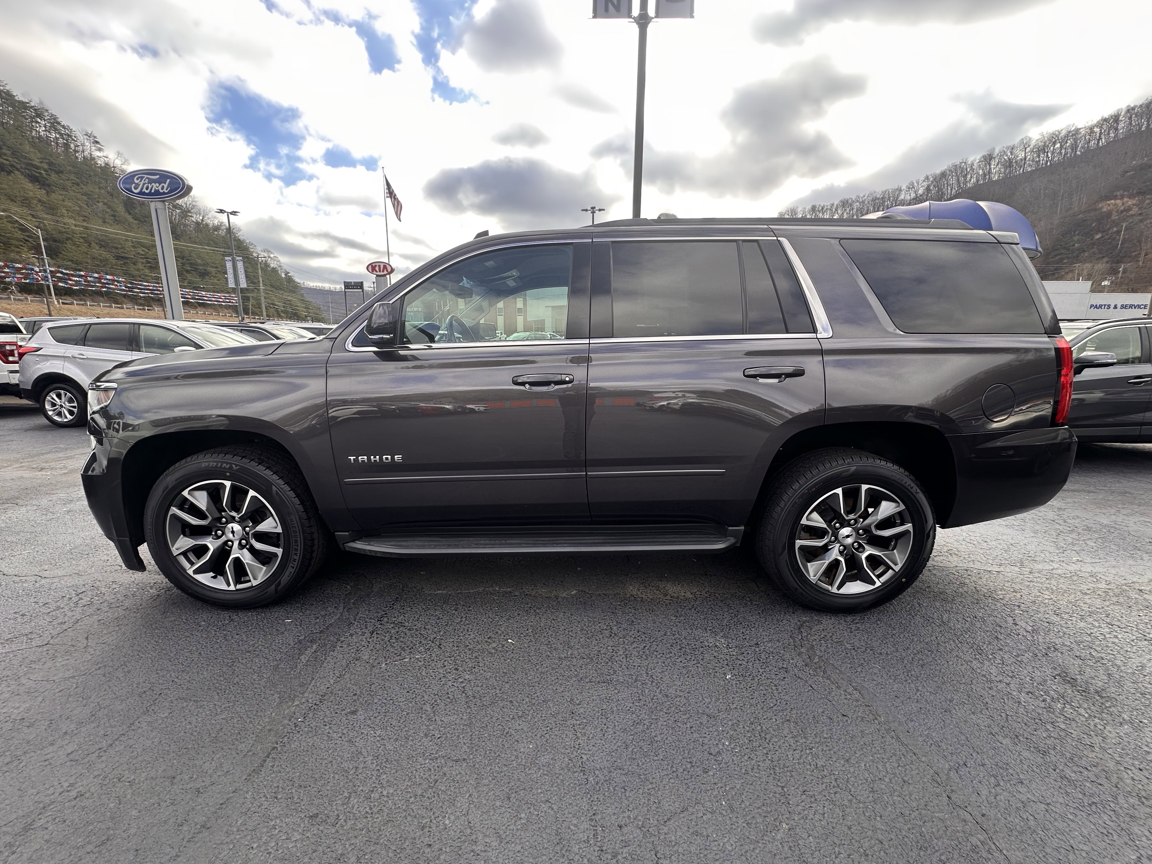 Used 2018 Chevrolet Tahoe LS w/ All-Season Package image 16