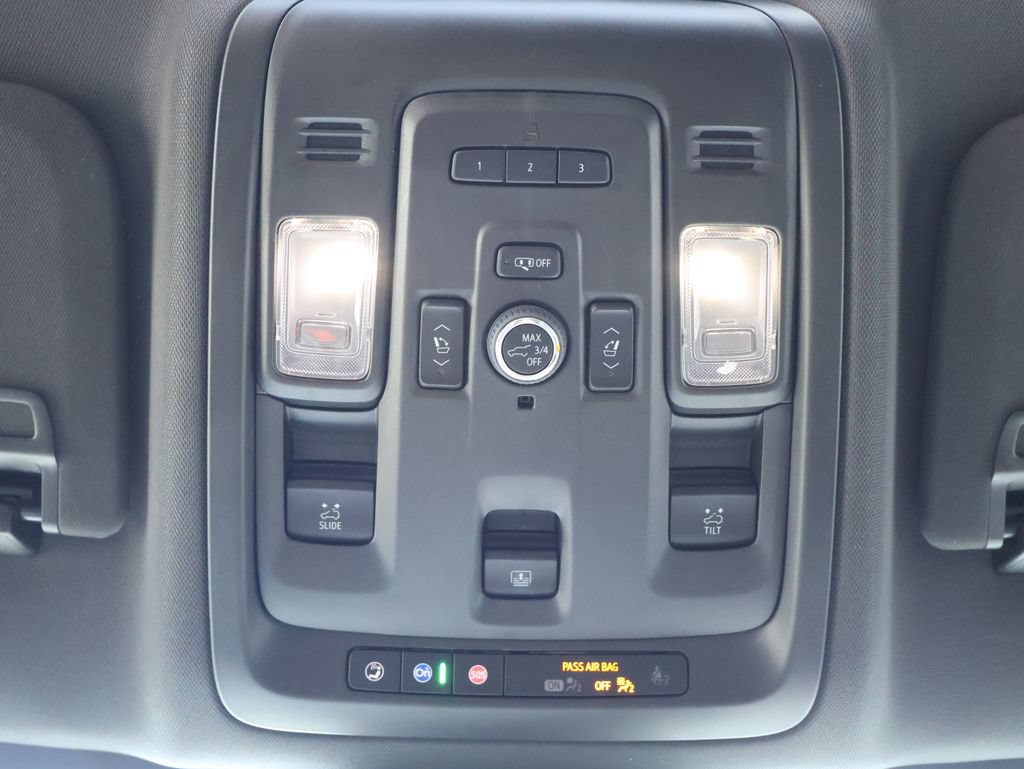 Used 2023 GMC Yukon XL SLT w/ SLT Luxury Package AWD/4WD image 34