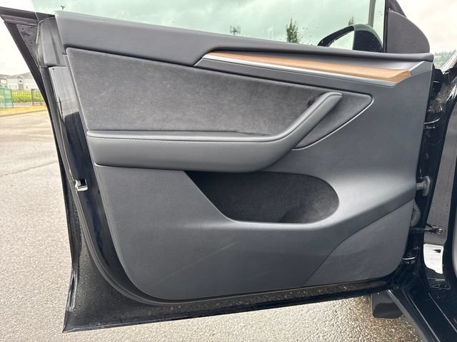 Used 2024 Tesla Model Y Long Range AWD/4WD image 18