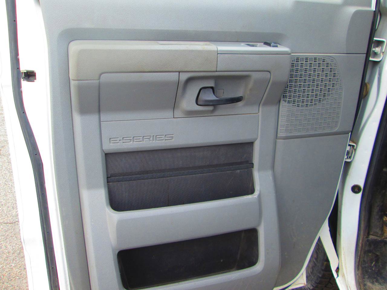 Used 2012 Ford E-250 and Econoline 250 w/ Commercial Cargo Van Pkg RWD image 3