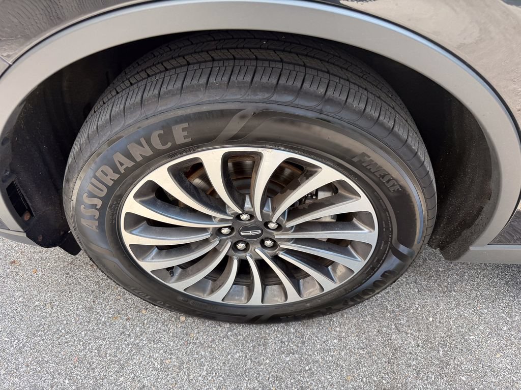 Used 2023 Lincoln Aviator Reserve w/ Elements Package Plus AWD/4WD image 49
