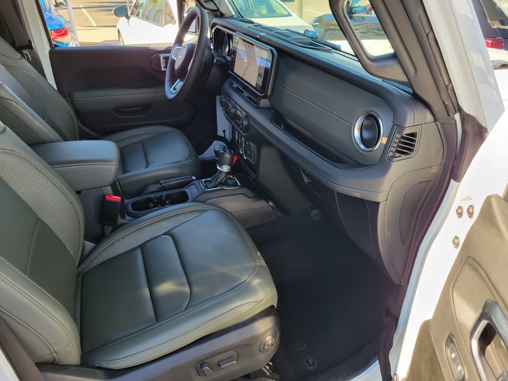 Used 2024 Jeep Wrangler High Altitude AWD/4WD image 19