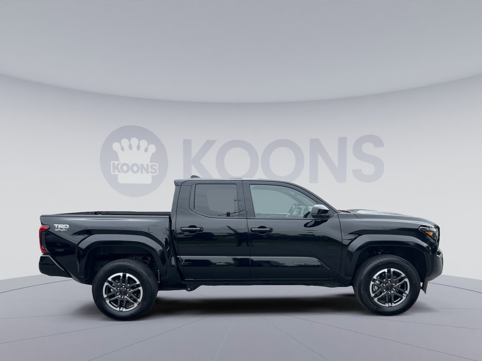 Used 2025 Toyota Tacoma TRD Sport AWD/4WD image 8