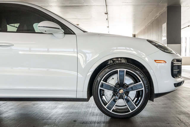 Used 2023 Porsche Cayenne Turbo AWD/4WD image 11