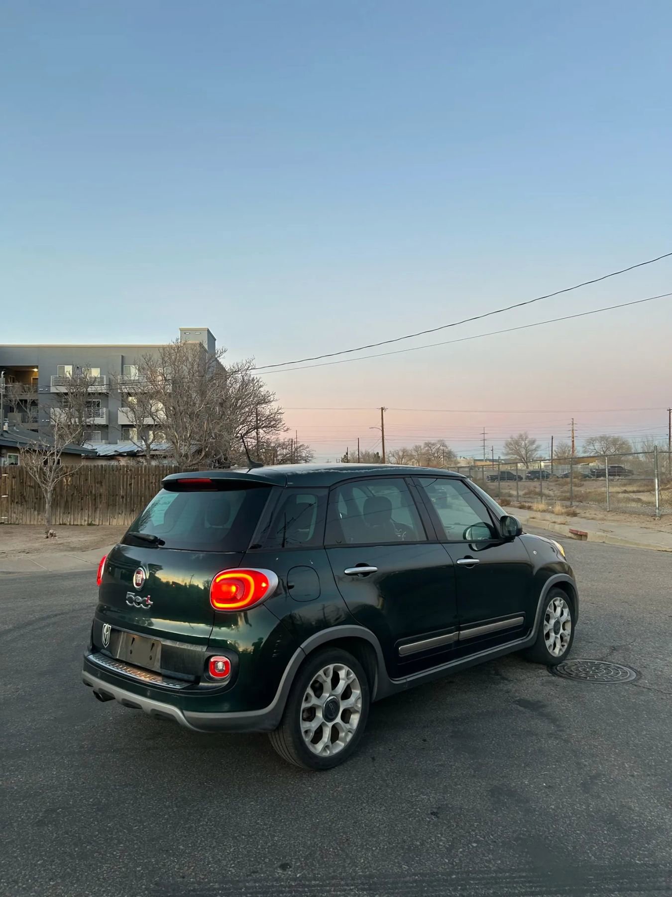 Used 2014 FIAT 500L Trekking w/ Popular Equipment Group FWD image 4