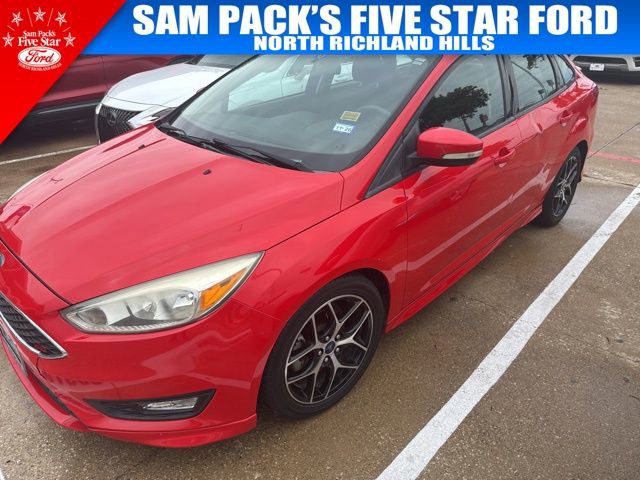 Used 2016 Ford Focus SE w/ SE Sport Package image 1