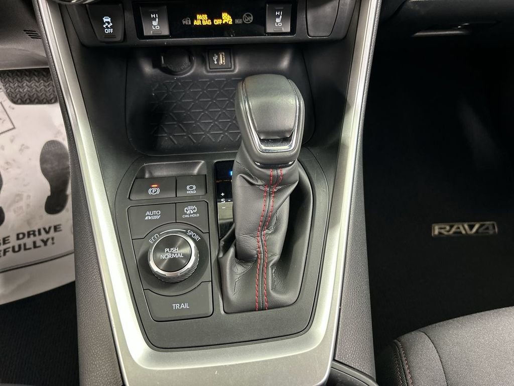 Used 2023 Toyota RAV4 SE w/ Weather & Moonroof Package AWD/4WD image 17