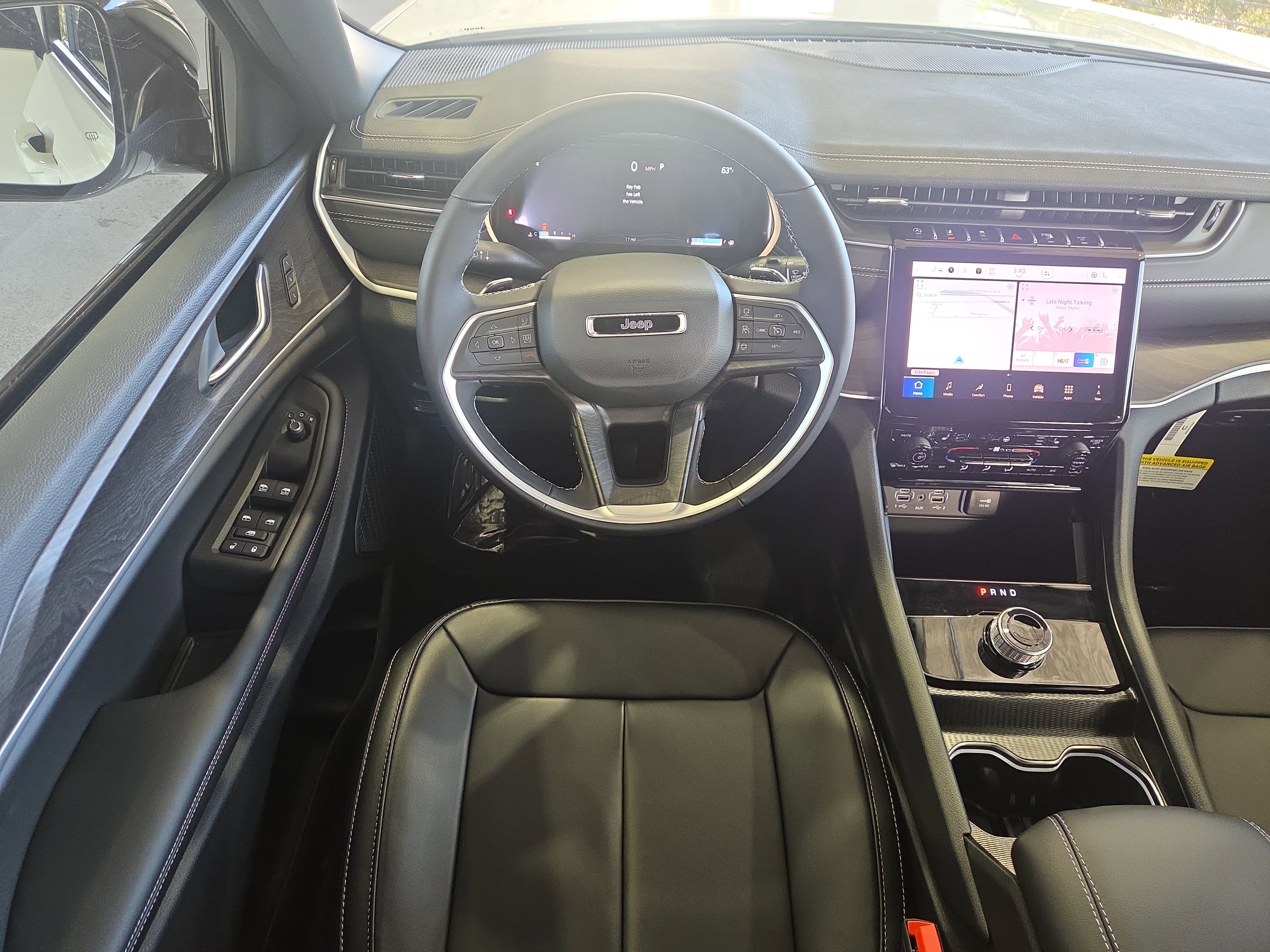 New 2025 Jeep Grand Cherokee Limited w/ Black Appearance Package image 17