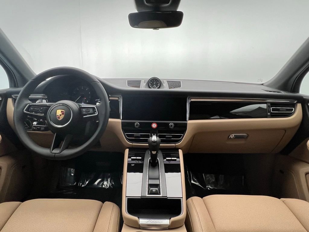 Used 2026 Porsche Macan AWD/4WD image 6