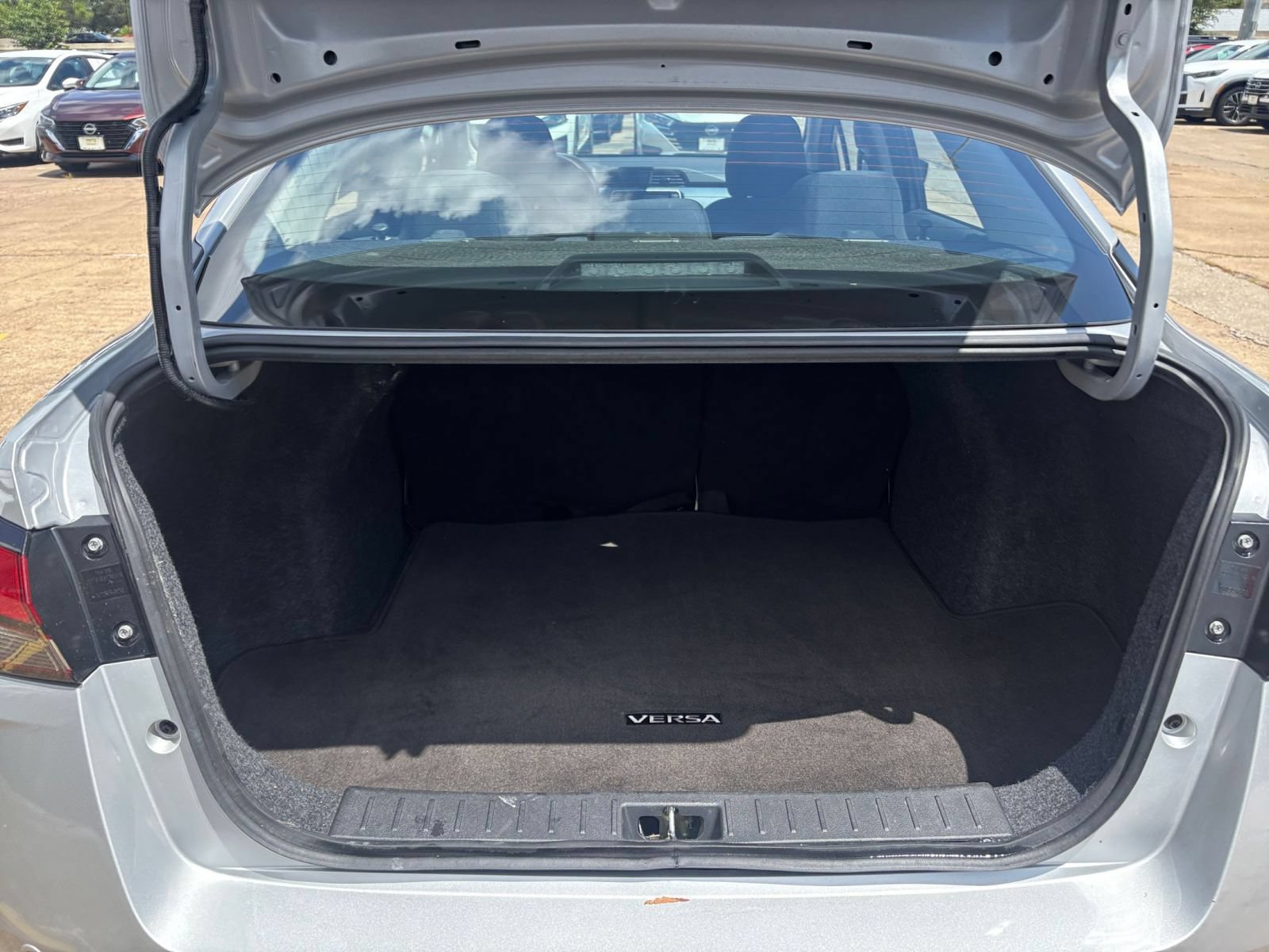 Used 2025 Nissan Versa SV FWD image 29