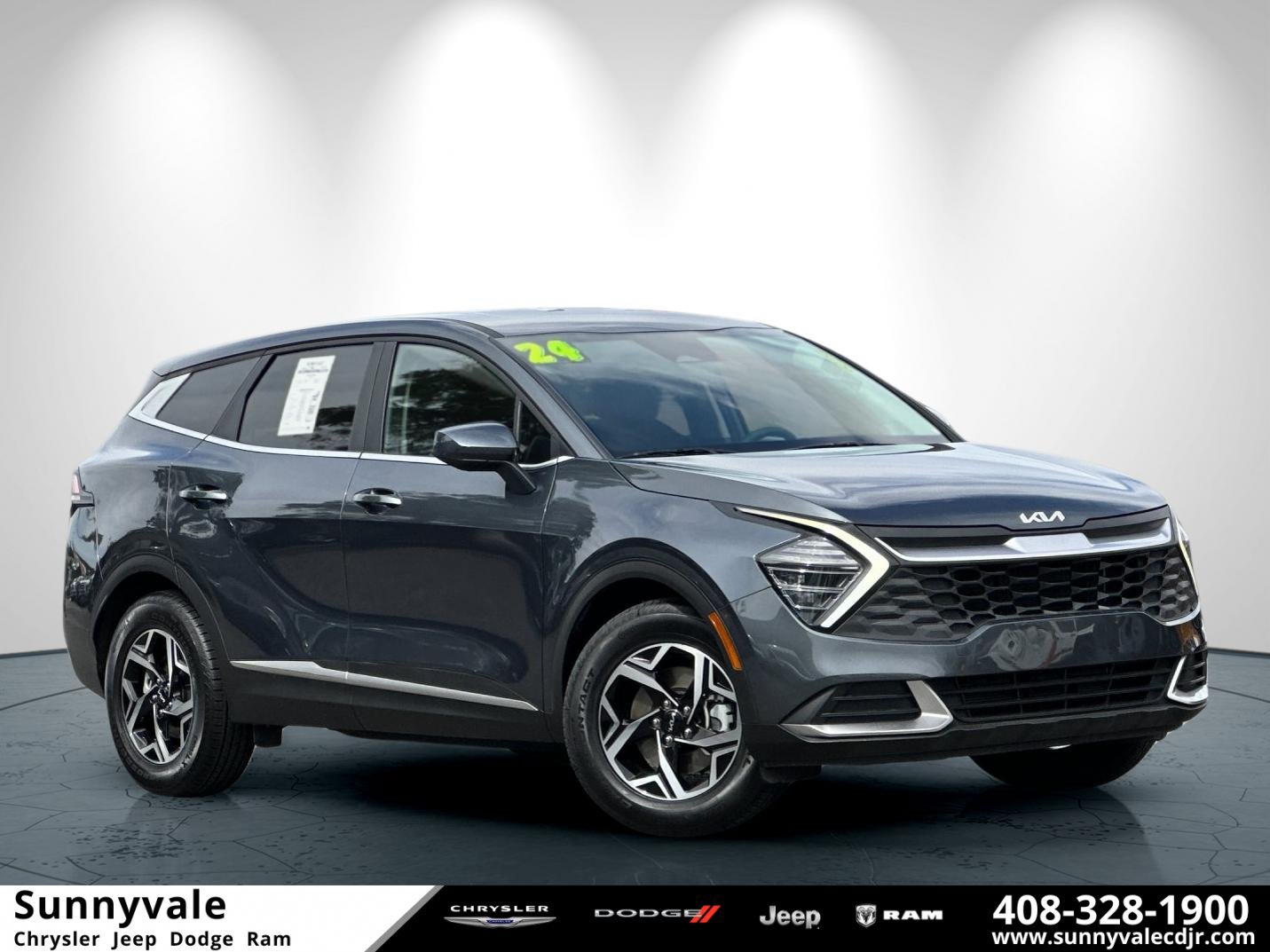 Used 2024 Kia Sportage LX FWD image 1