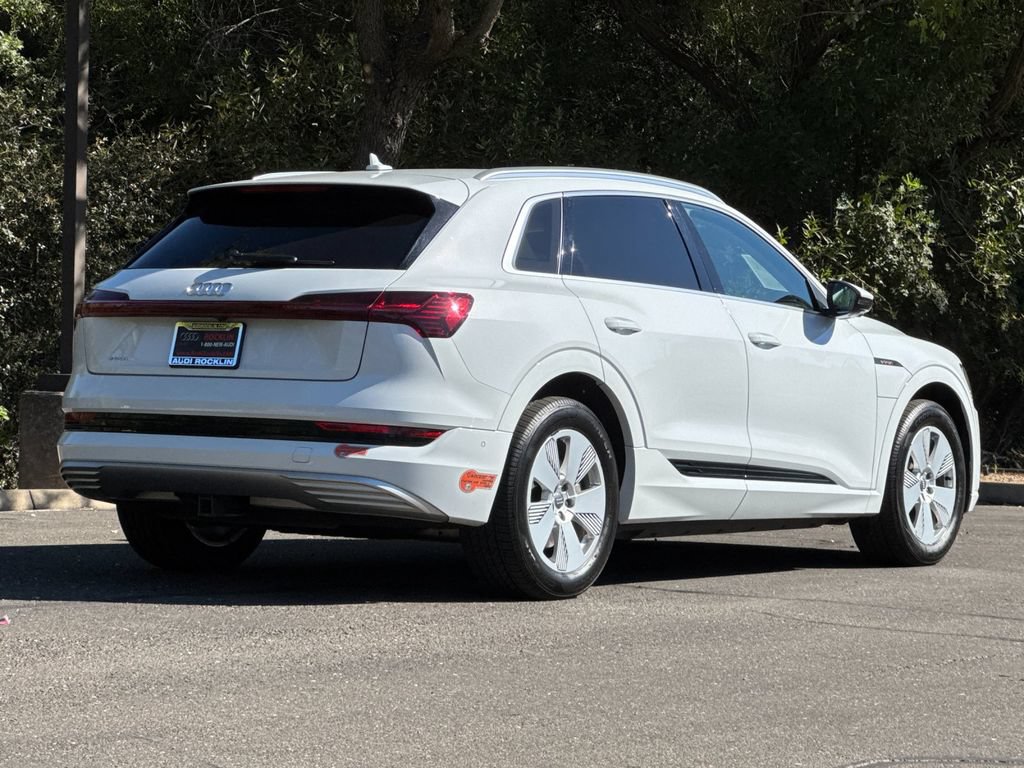 Used 2019 Audi e-tron Prestige w/ Prestige Package AWD/4WD image 5