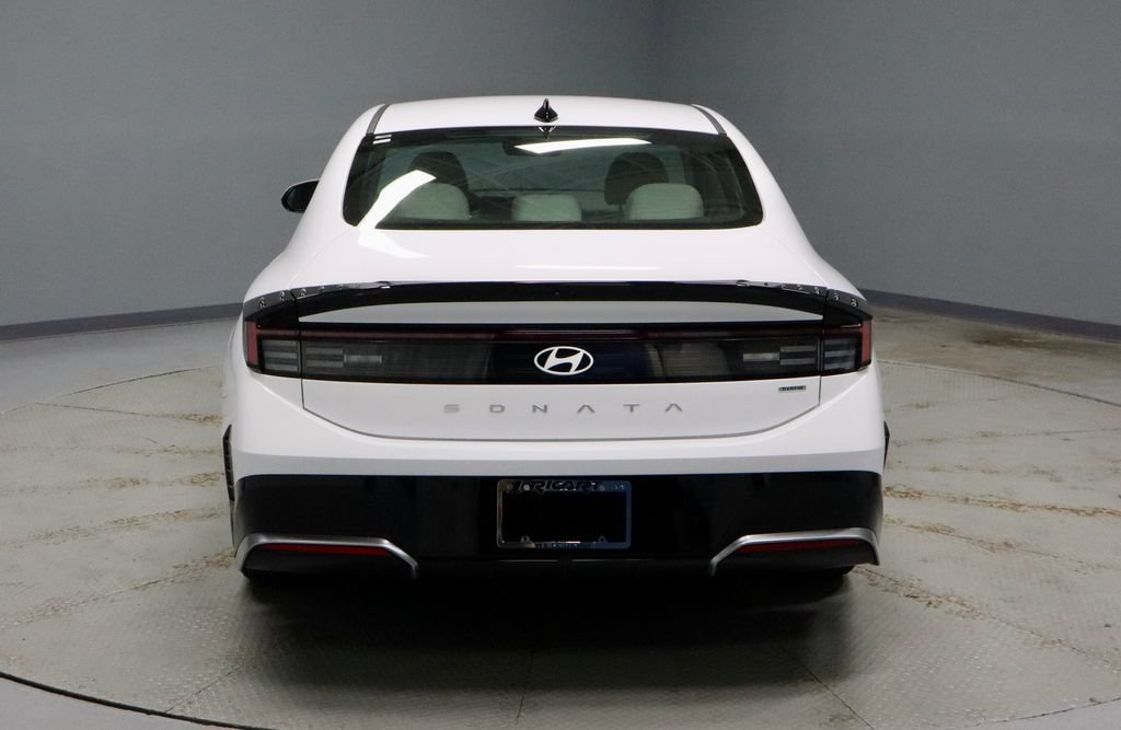 Used 2025 Hyundai Sonata SEL FWD image 11
