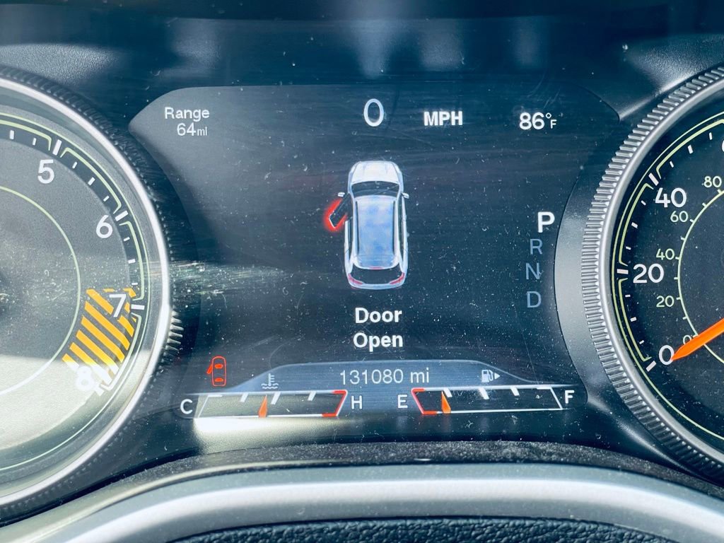 Used 2018 Jeep Cherokee Trailhawk w/ Cold Weather Group AWD/4WD image 17