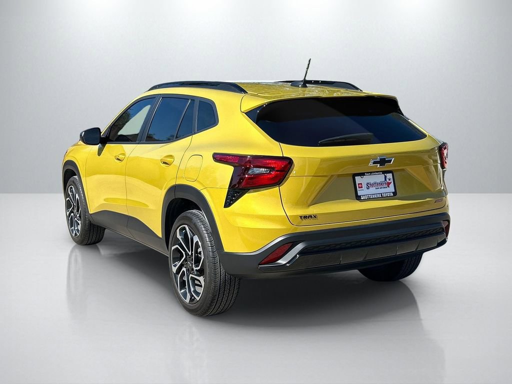 Used 2024 Chevrolet Trax RS FWD image 7